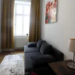 Schoene Dreizimmerwohnung Direkt Am Augarten
