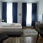 Schoene Dreizimmerwohnung Direkt Am Augarten