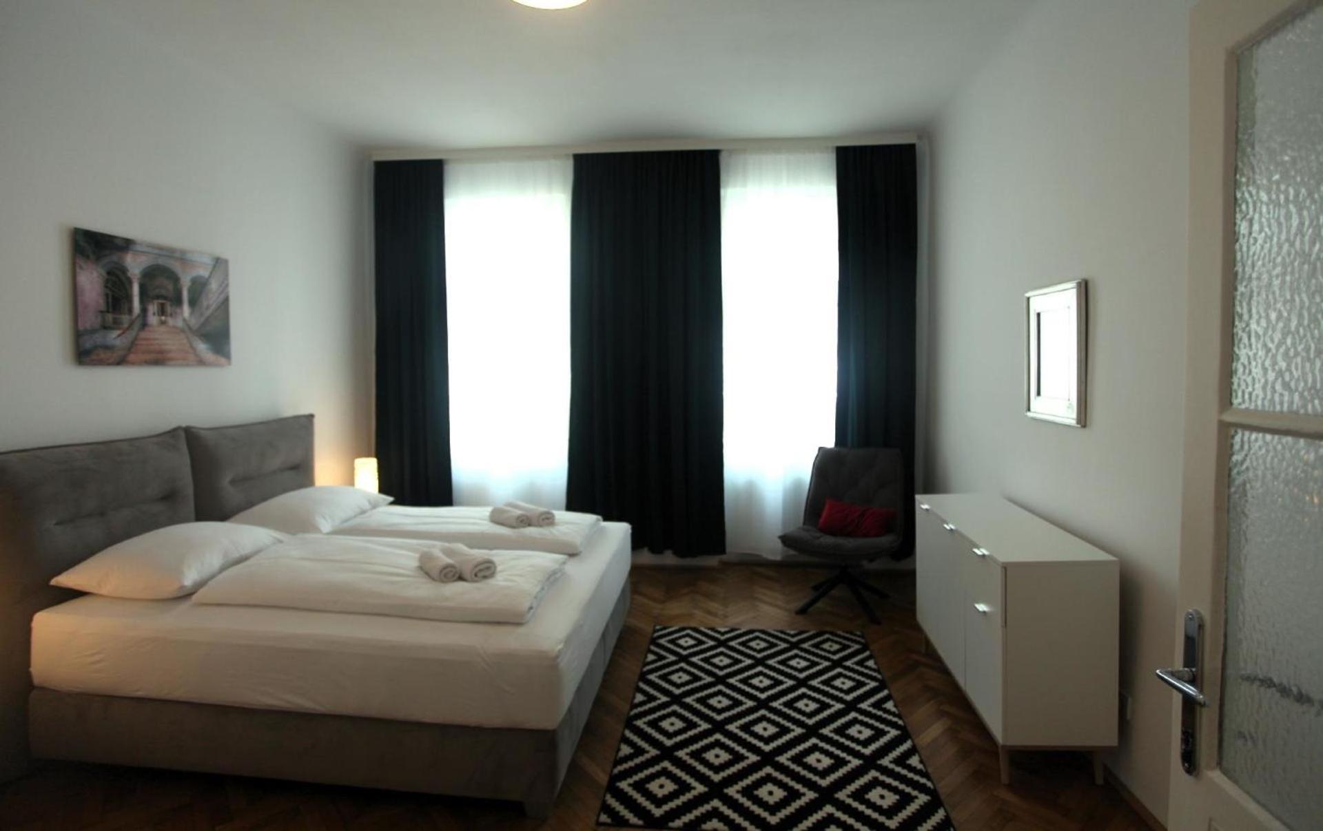 Schoene Dreizimmerwohnung Direkt Am Augarten Apartment *