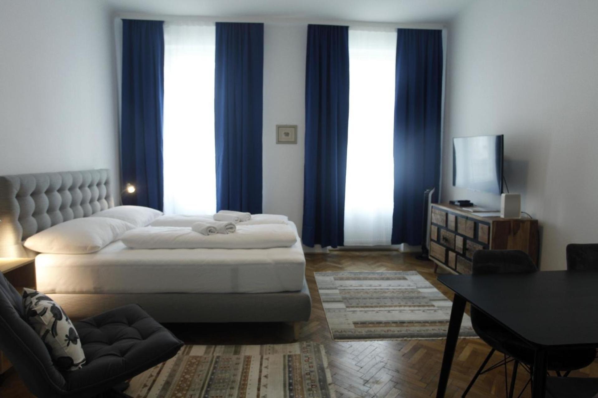 Schoene Dreizimmerwohnung Direkt Am Augarten *