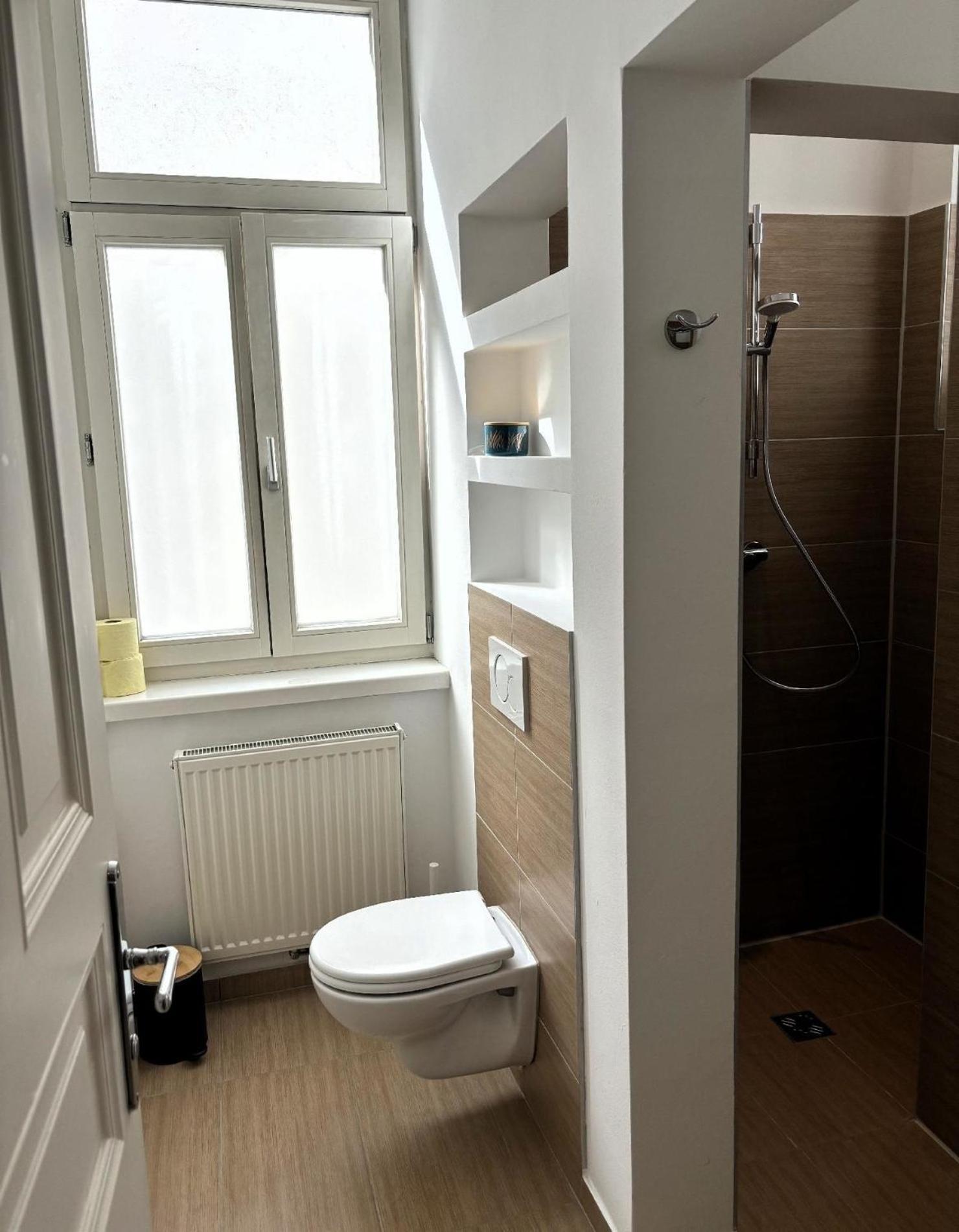 Schoene Dreizimmerwohnung Direkt Am Augarten
